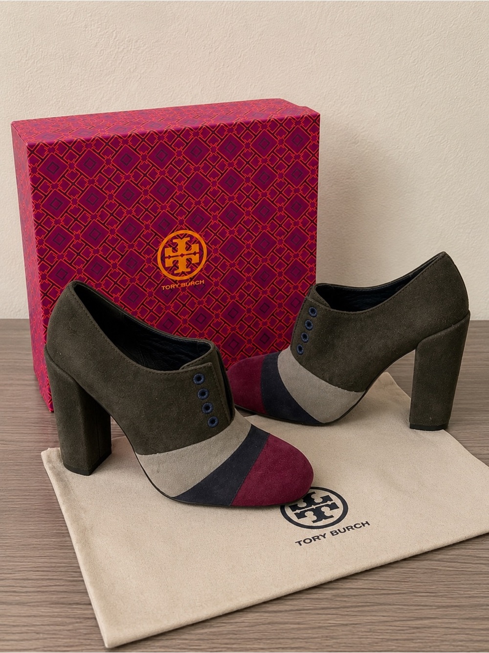 Tory Burch Suede leather colorblock pattern pumps heels sz 6